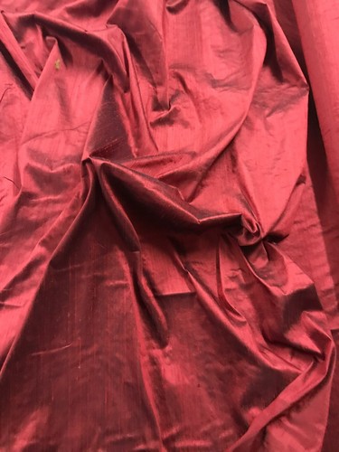 DESIGNER QUALITY IRIDESCENT SILK DUPION, HAND WOVEN - UPHOLSTERY RED!!! - Picture 4 of 8