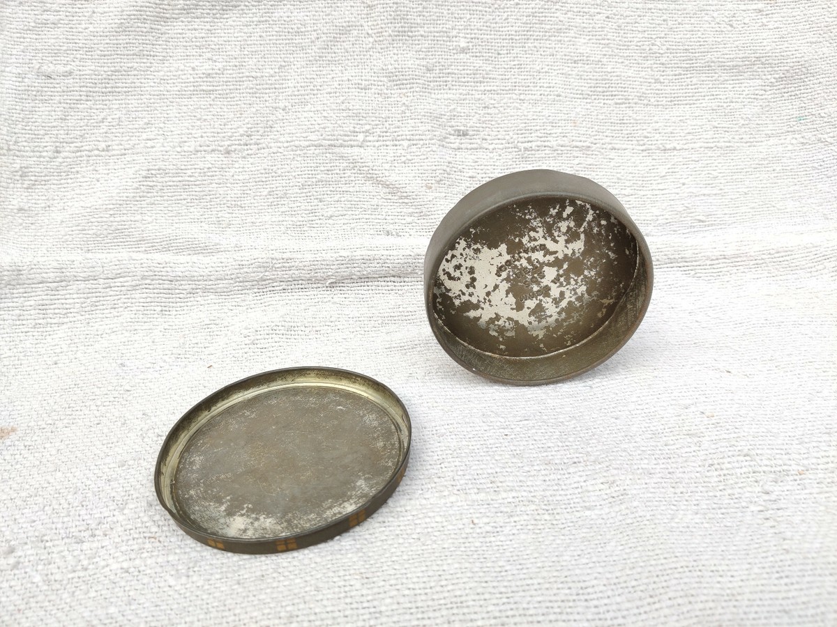 1940s Vintage Dobies Four Square Tobacco Litho Round Tin Box