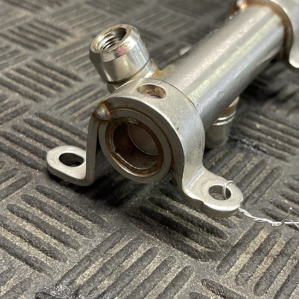 OEM 2018 - 2022 Audi S4 S5 SQ5 Right Passenger Side Fuel Rail 06M133316L - Image 3 of 4