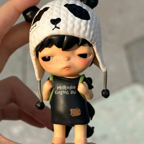 Hirono Stray Panda Series Edizione Limitata Modellino Confermato Bambola Art Toys Regalo - Foto 8 di 8