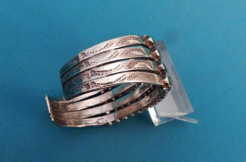 OLD 1930's PAWN ZUNI SNAKE EYE PETIT POINT TURQUOISE & STERLING CUFF BRACELET - Picture 8 of 11