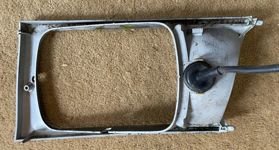 Bisel de faros. Saab 900 1983-1986 DERECHA Foto 2 de 4