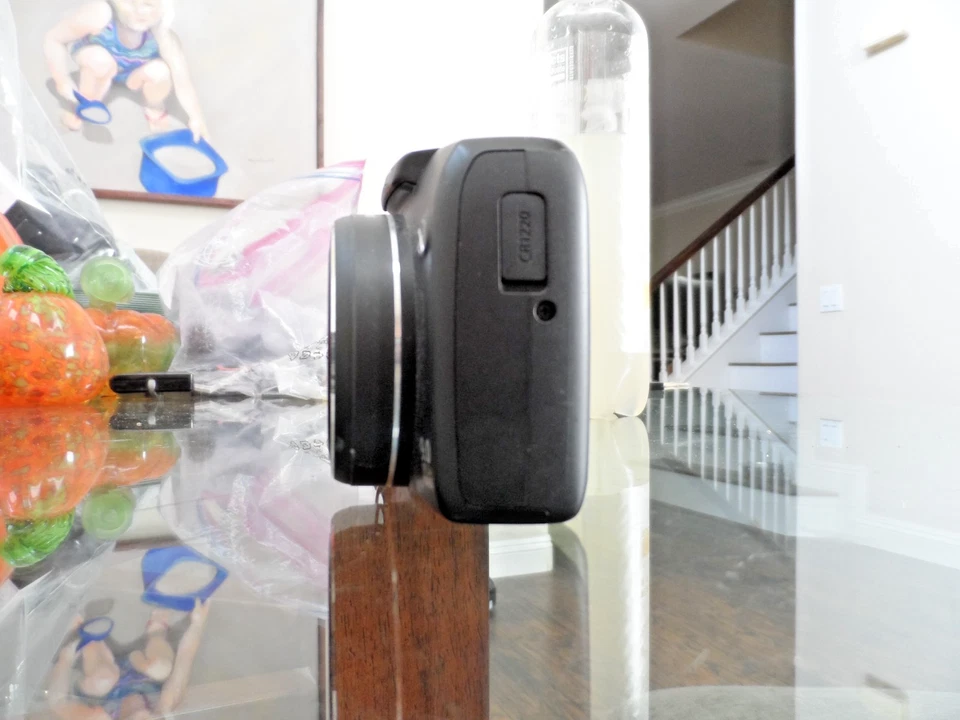 CANON COMPACT POWERSHOT SX110 IS 10X ZOOM 9.0 MEGAPIXEL READY TO SHOOT - Image 2 of 4