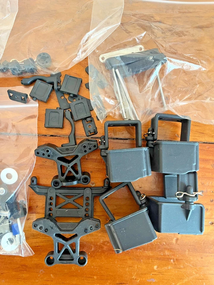 REDCAT RACING CALDERA SC 10E PARTS KIT LOT - Image 3 of 3