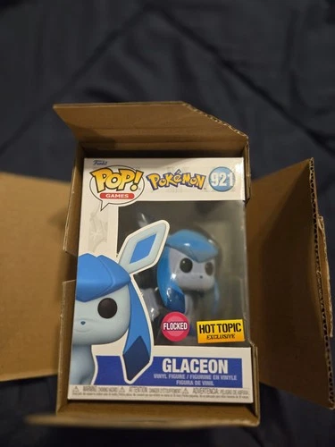 Funko Pop! Pokemon Glaceon #921 FLOCKED Hot Topic Exclusive