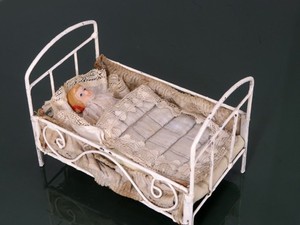Bambole di porcellana casa delle bambole letto bambole di porcellana