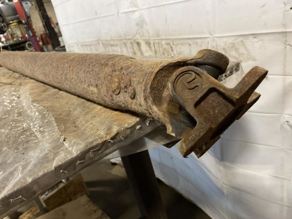 Rear Drive Shaft Excluding Sport Package Fits 95-97 CROWN VICTORIA 1575853 - Image 3 of 4