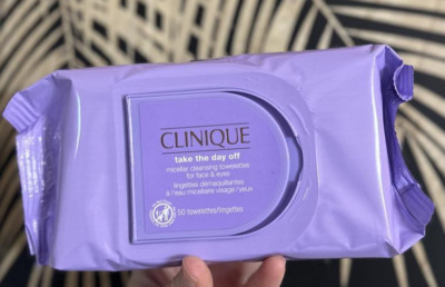 CLINIQUE Take The Day Off Micellar Cleansing Towelettes for Face & Eyes