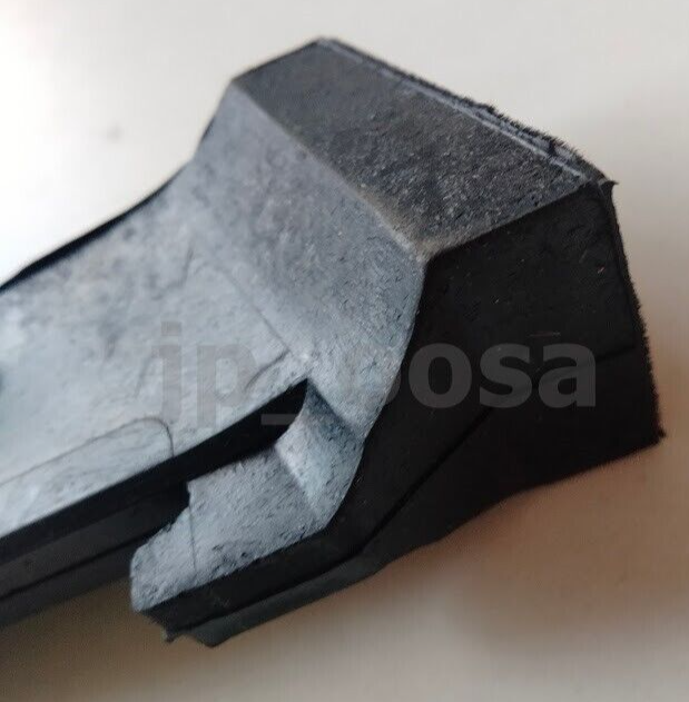 Nissan Genuine OEM 80331-01P00 Rubber Corner Set LH RH Fairlady Z