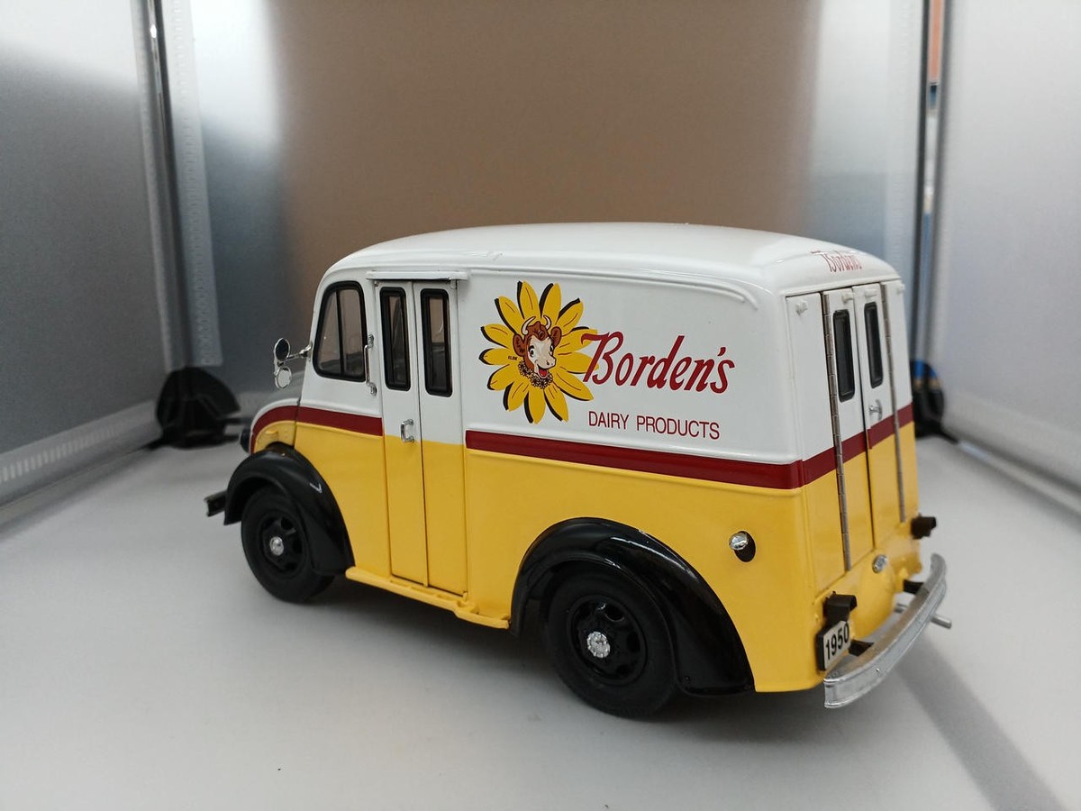 DANBURY MINT 1/24 1950 Borden's Milk Truck 742-36 | eBay