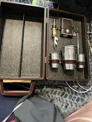 Vtg Tav-L-Bar Leather Carrier Box-8 Pc. +Key Brown Box