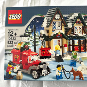 LEGO 10222 Winter Village Post Office 822 Pcs 2011 w/Figures NEW NIB SEALED