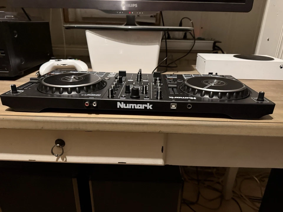 Numark Mixtrack Pro Fx 2-DECK-DJ-CONTROLLER, Effekte, Serato DJ Lite - Bild 2 von 4