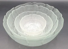 Set of 4 Vintage Arcoroc FLEUR Nesting Serving Bowls 10.5” 9" 7" 5" France