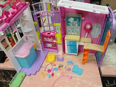 Barbie Folding Pet Care Center Animal Vet Clinic Foldaway Playset