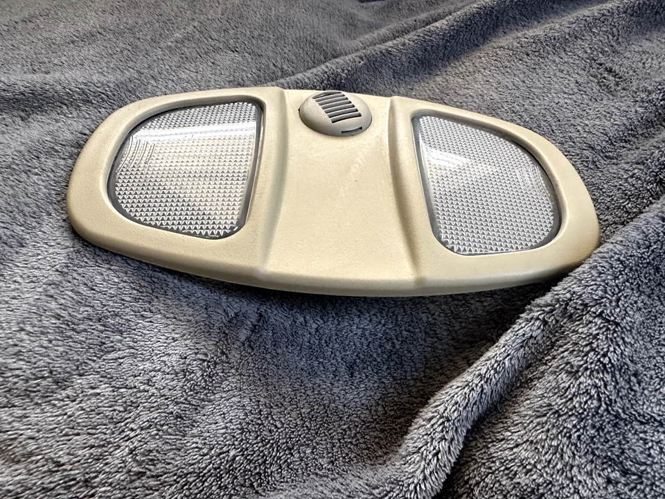 02-07 GM CHEVY Saturn VUE Torrent Bronceado Cúpula Cubierta de Lente Foto 2 de 4