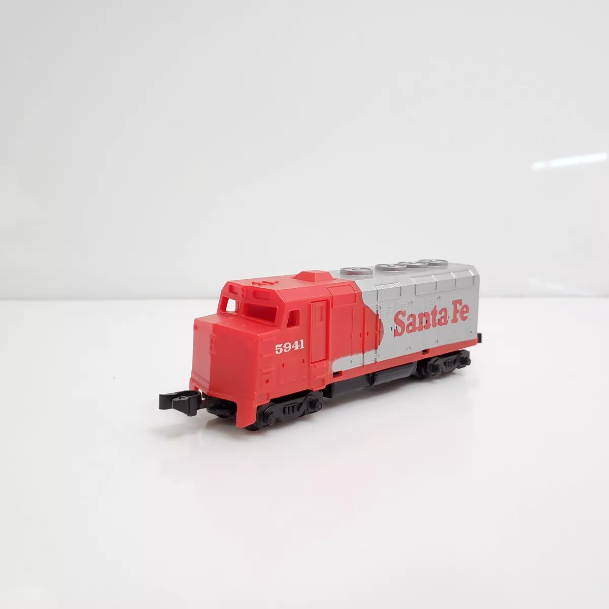 Hot wheels train set 1983 hotsell