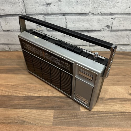 Vintage Grundig Party Boy 200 Portable Transistor Radio - Picture 2 of 4