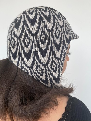 Hand-knitted Adult Bow Tie Bonnet. trendy retro style knitted Aviator bonnet. - 第 6/7 張圖片