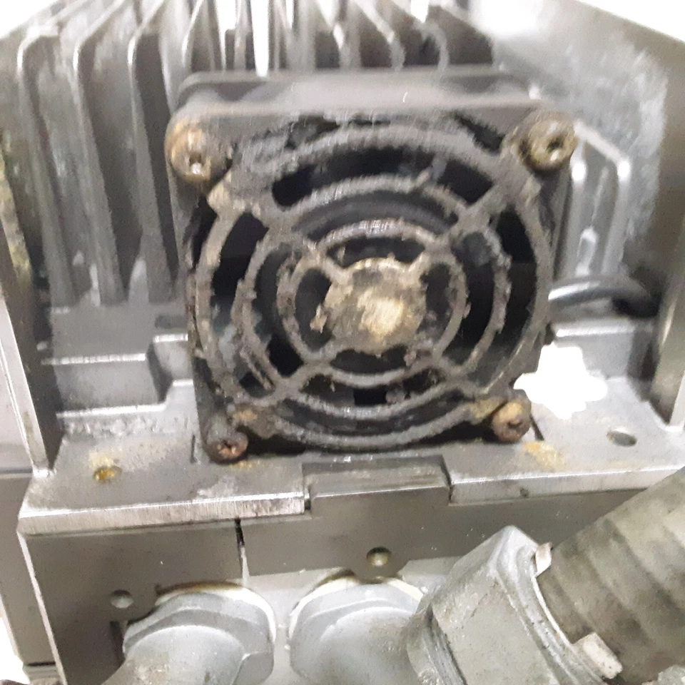 Unidad de CA Saftronics GP104003-1 GP10E1ST34003B1 Foto 3 de 4