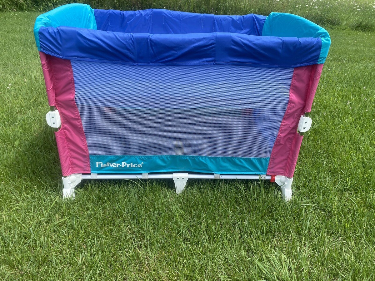 Vintage 1992 Fisher Price Play Pen Pack N Play Travel Bassinet