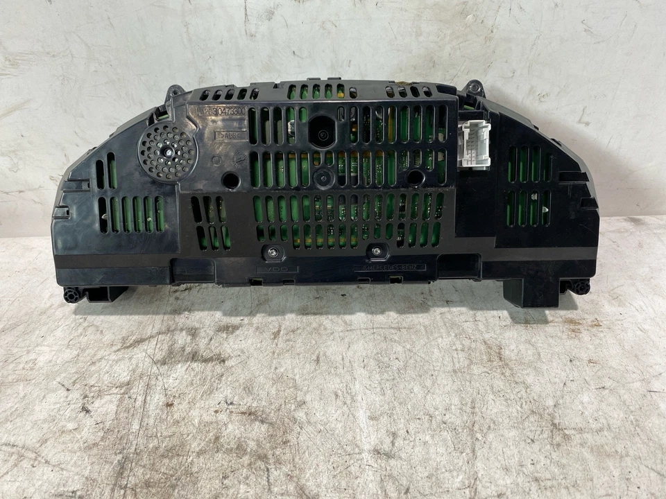 Medidor de velocímetro usado serve: 2013 Mercedes-benz Mercedes c-class 204 tipo C250 S - Imagem 3 de 4