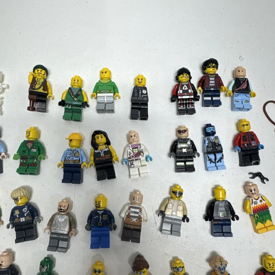 100 Minifigs Rare Torsos Hair Hats Weapons Star Wars - Legos Bulk Minifig Lot - Image 3 of 4