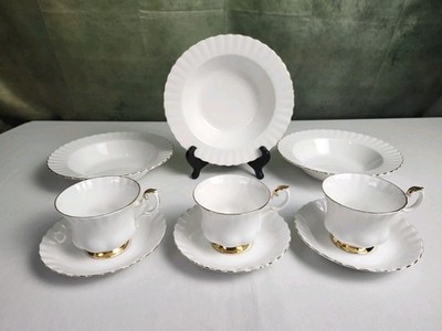 9Pc Royal Albert Val D Or Bone China England Tea Set Cups Saucers Rim Soup Bowls
