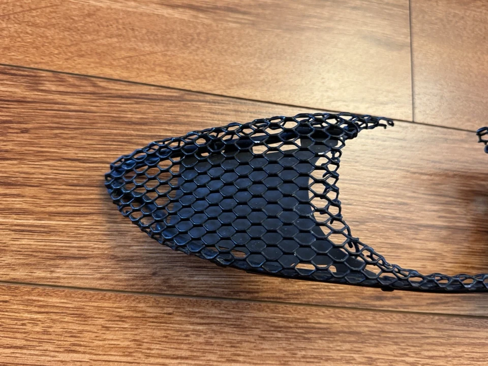 Parachoques inferior derecho rejilla de malla antiniebla OEM 2005-2007 Mercedes-Benz W203 C230 Foto 3 de 4