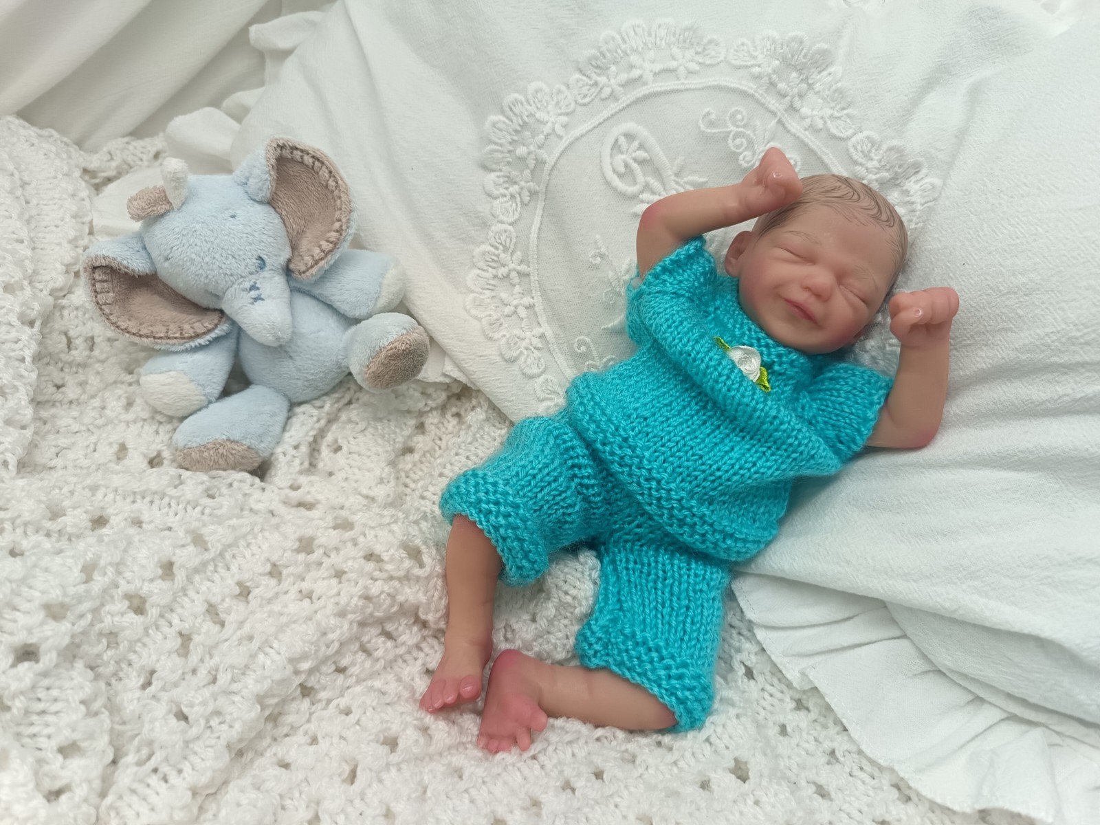 Mini Bébé Reborn Zane poupée de collection faite main et lestée premium - 3