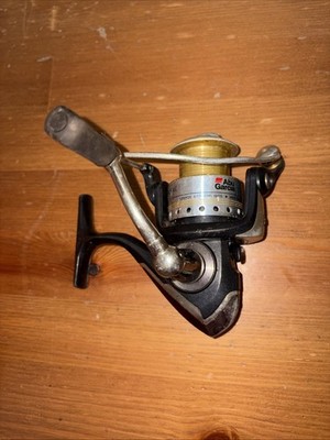 Abu Garcia Cardinal 402i spinning fishing reel Gear Ratio 5.1:1 8