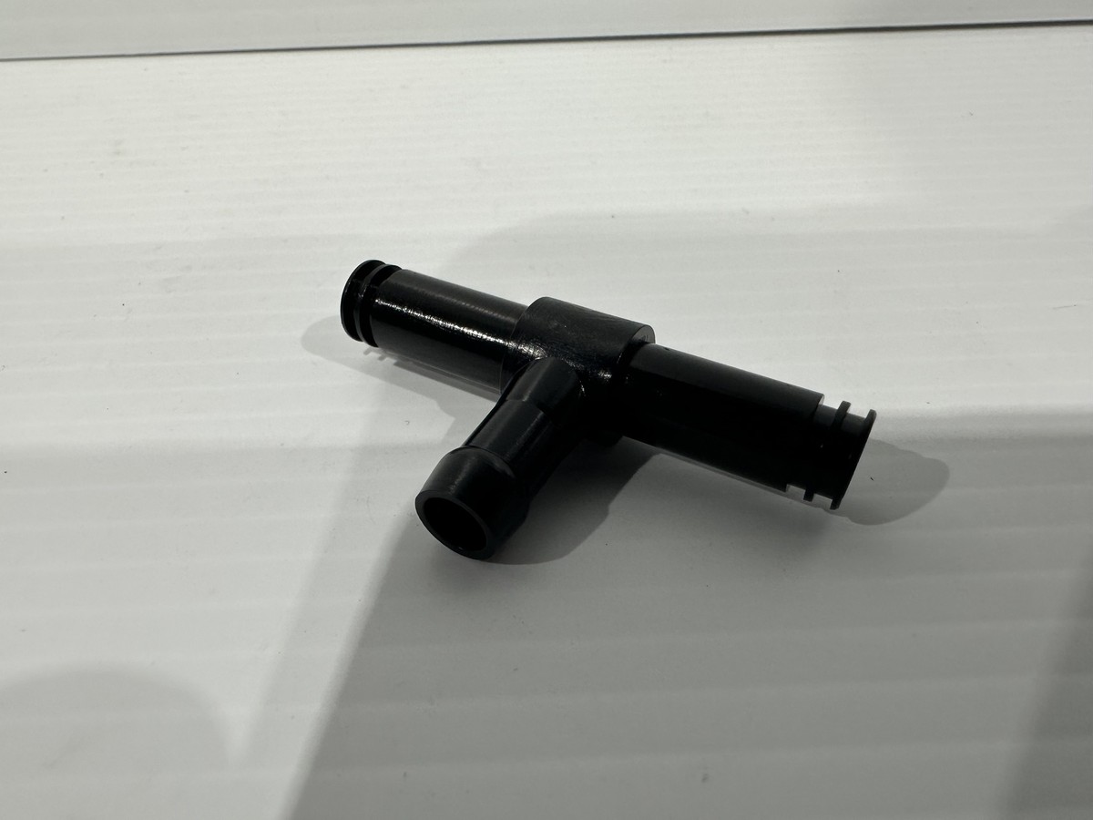 Kawasaki OEM 1984-2006 Ninja Concours T Type Fuel Fitting 92005
