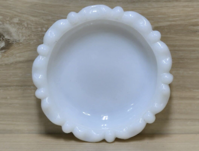 #ad Small Anchor Hocking 4quot; Ashtray Trinket Dish Lace Milk Glass Clean No Chips $9.95