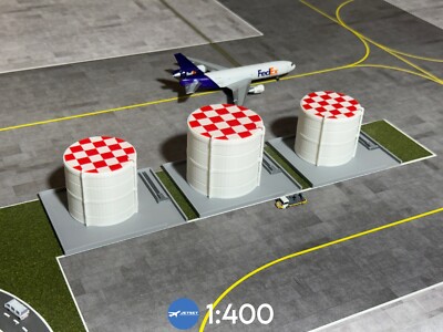 Jetset Models 1:400 x3 Jet Fuel Tanks (White) + Bases