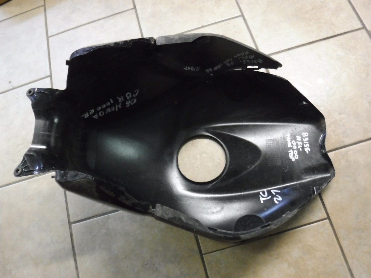 08-12 HONDA CBR 1000RR Gas Fuel Tank Cover Shelter 83155-MFL-0000
