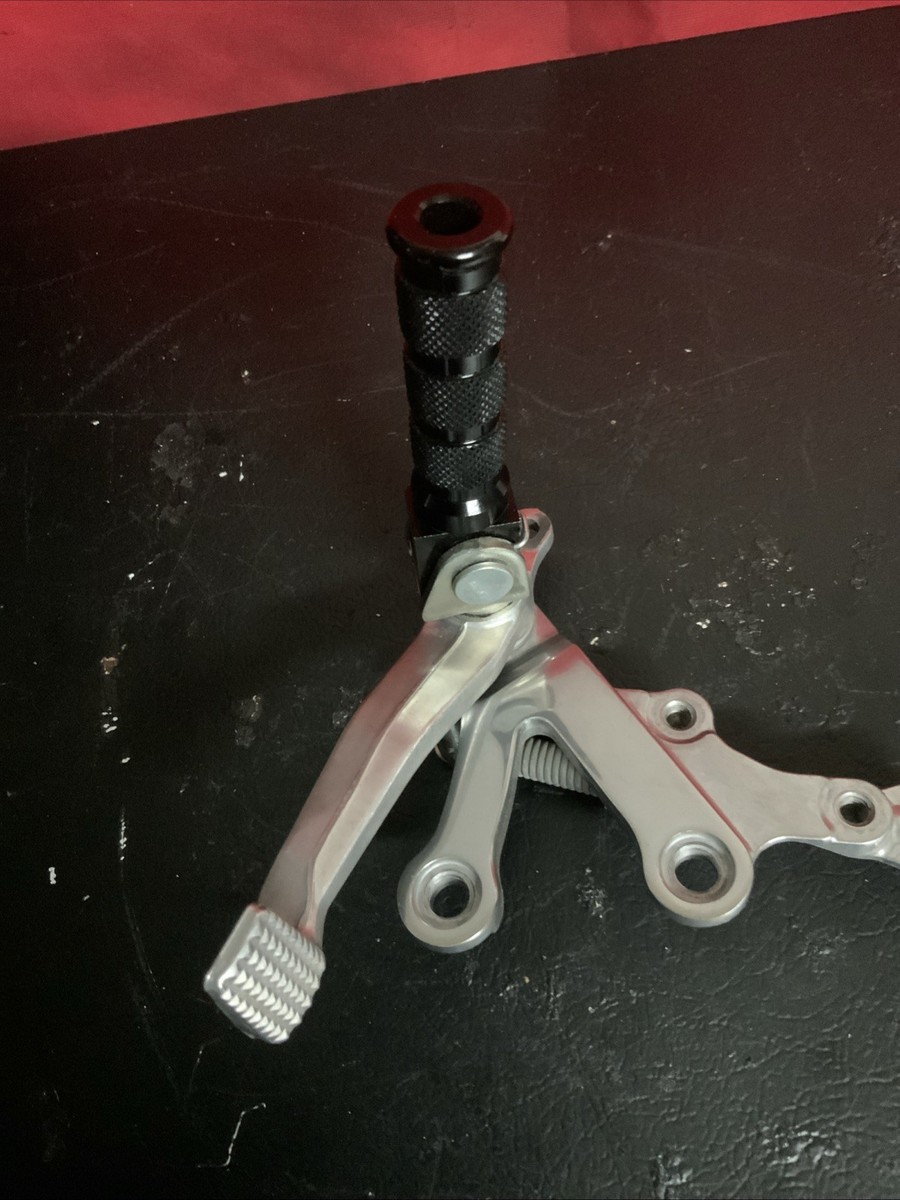 00 01 02 KAWASAKI NINJA ZX6R 05 06 07 08 ZZR600 OEM RIGHT REARSET