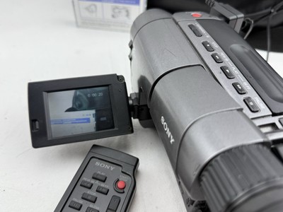 Sony Handycam CCD-TRV12 8mm Analog Camcorder for sale online