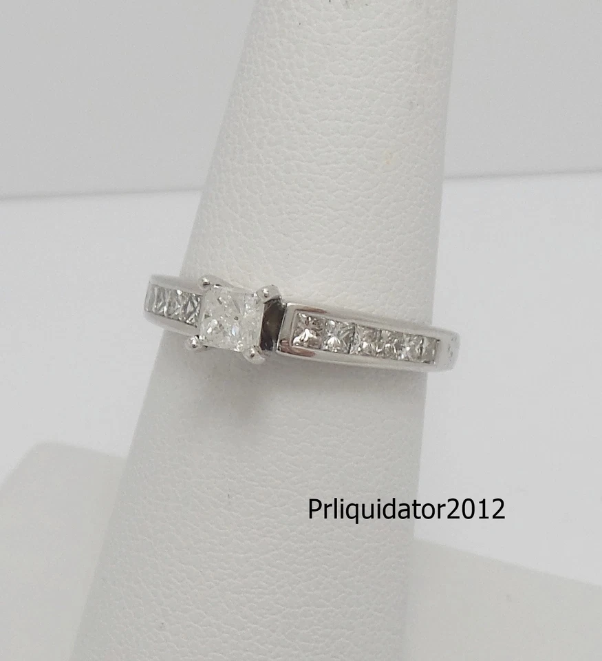 Anillo de compromiso de boda de aniversario de diamantes naturales de 1 quilate de oro blanco de 14 quilates Foto 3 de 4