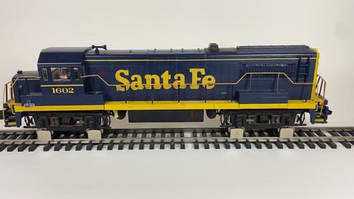 Aristo-Craft Trains G Scale GE U25-B Diesel Locomotive - Santa Fe #1602 - Video 1 of 1