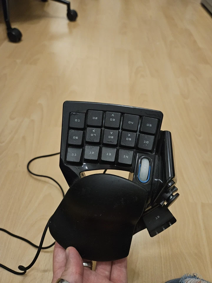 Razer Nostromo MMO Gamepad - Bild 3 von 4