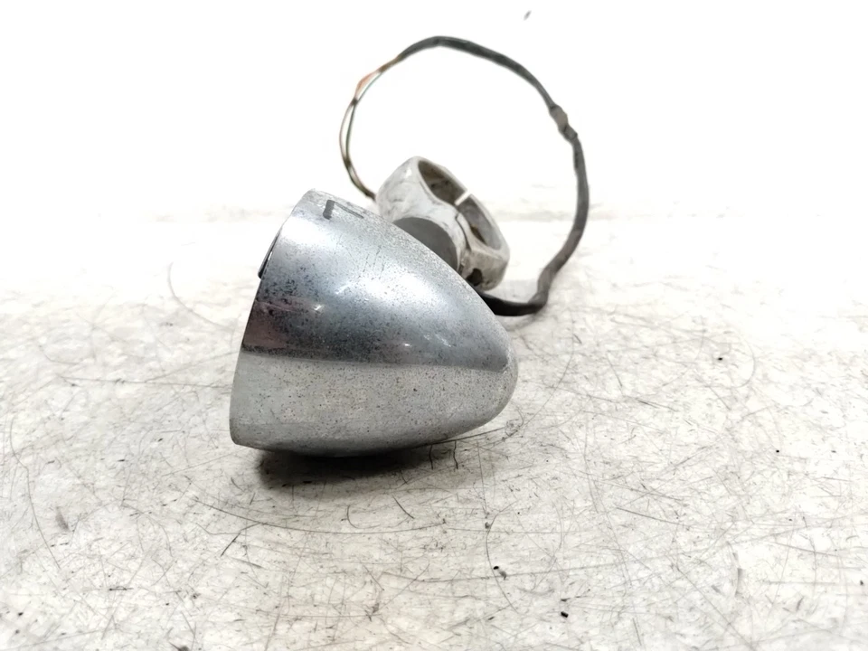 Luz indicadora de señal de giro delantera izquierda Honda VTX1800 C 2002 Foto 3 de 4