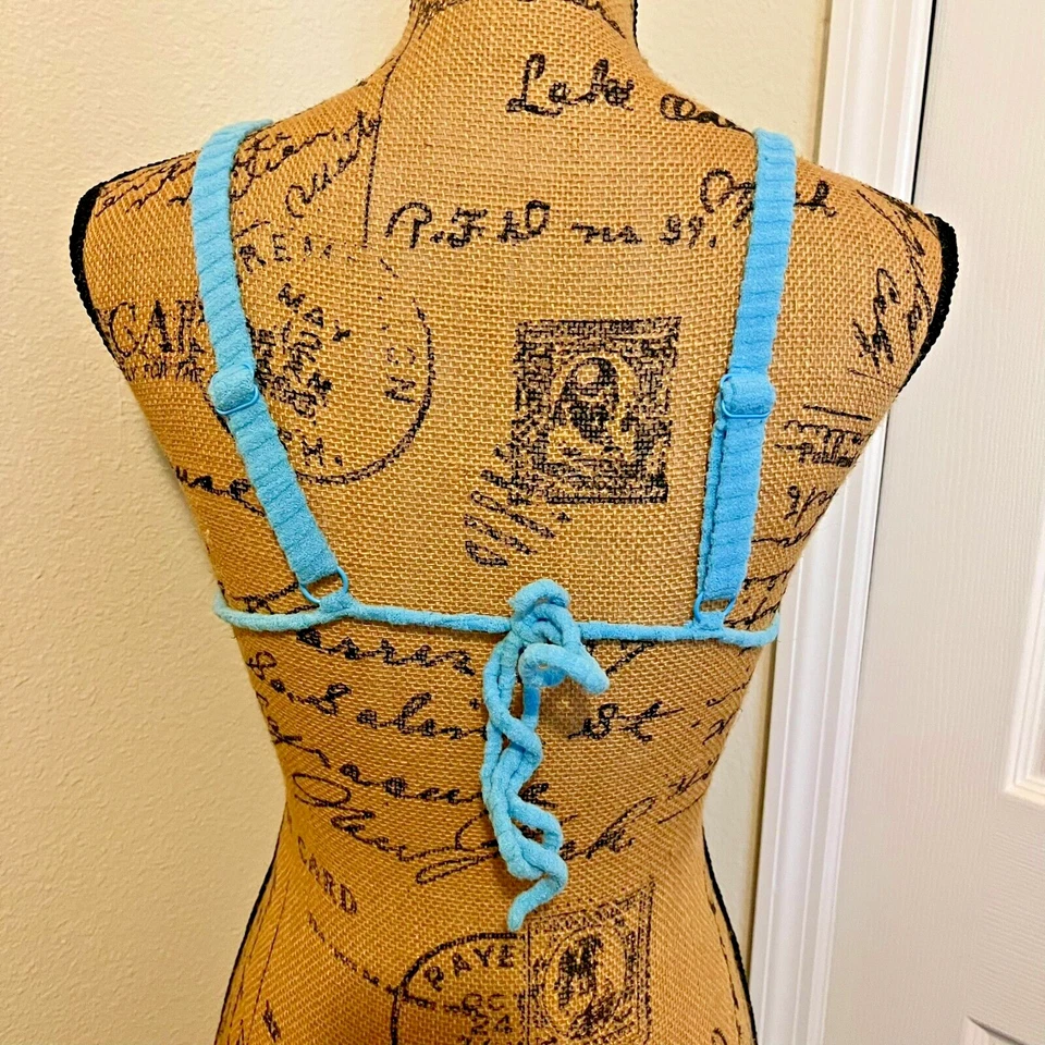 Top de bikini LA Hearts by Pac Sun tanga triángulo talla pequeña azul claro Foto 3 de 4