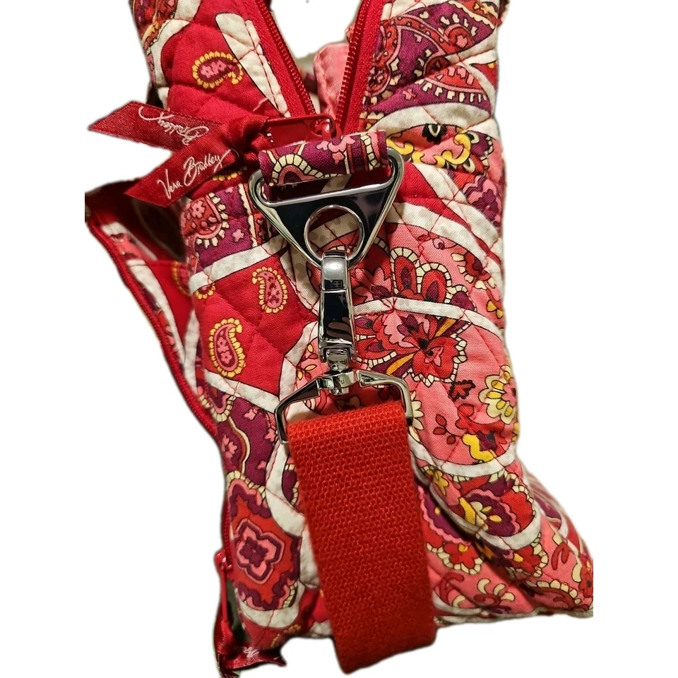 Vera Bradley Laptop Corpo Rígido Estação de Trabalho Transversal Poses Rosadas Usado - Imagem 4 de 4