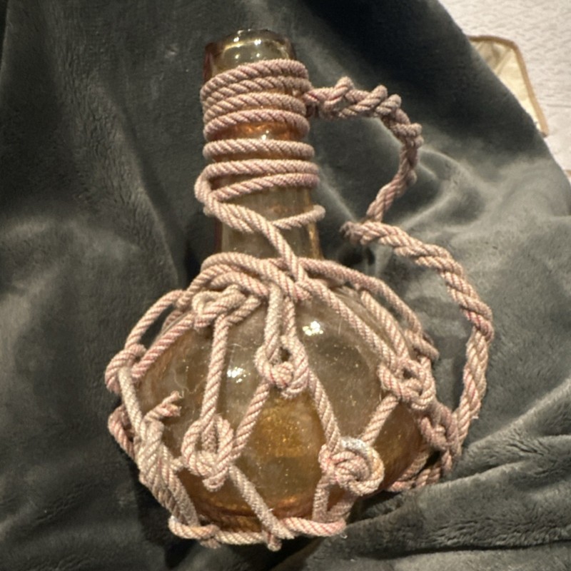 Amber Glass Wine Bottle with Rope Net Wrap, Decorative Amber Color Bottle
