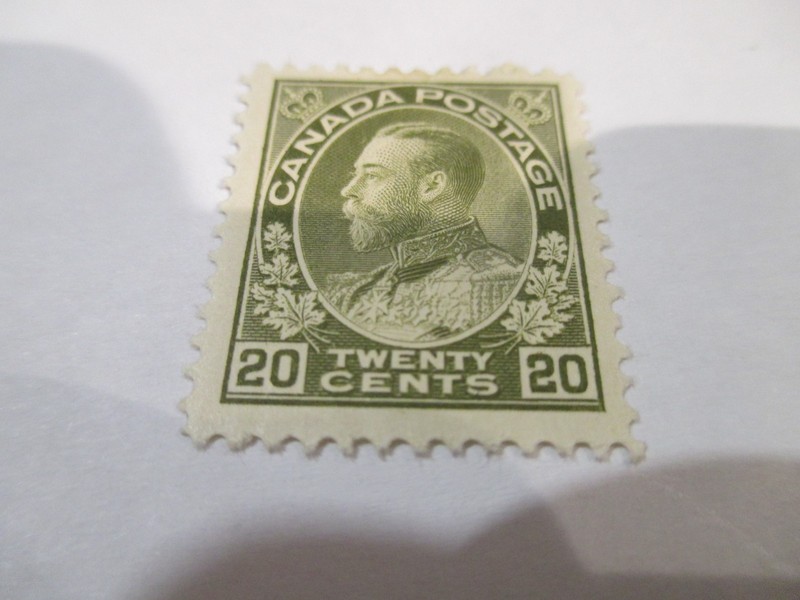 Canada Scott# 119 in Mint Lite Hinge