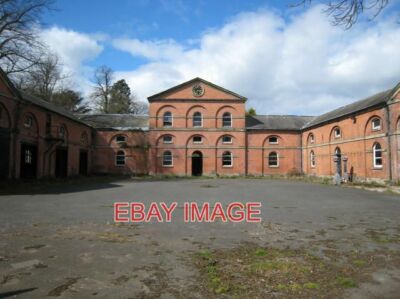FOTO LONGFORD HALL STABILBLOCK DAS IST DER IMPOSANTE ABER LEIDER AKTUELL DISUS