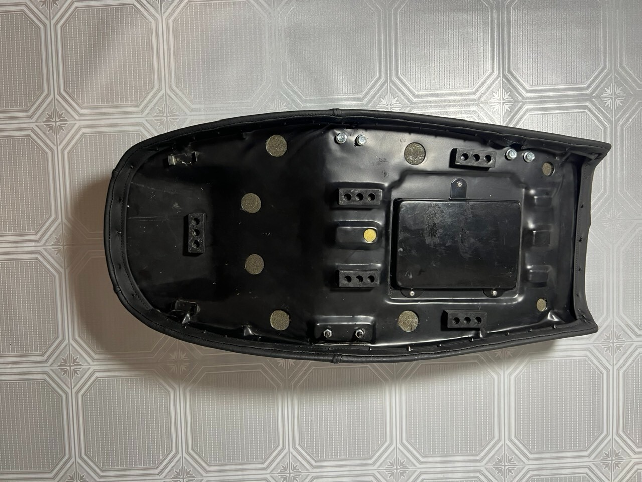 Honda CB750 K2 K6 NON Genuine Seat 77200-341-701 P Including HONDA