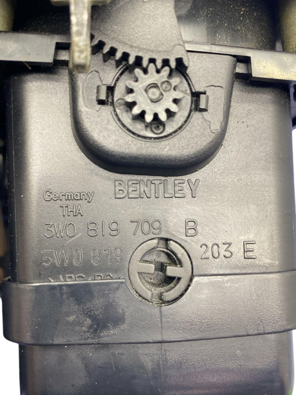 2006-2012 BENTLEY CONTINENTAL REAR AC CONTROL W/ VENT TRAY & TRIM COVER *NOTE*
