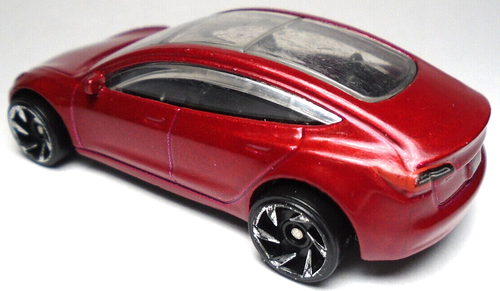 2018 HOT WHEELS TESLA MODEL 3 RED 1:64 DIECAST 2 5/8" CAR - NICE - Picture 3 of 6