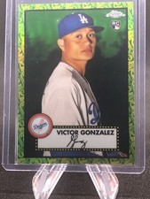 2021 Chrome Platinum Anniversary Base Green/Yellow 70th #111 Victor Gonzalez /99